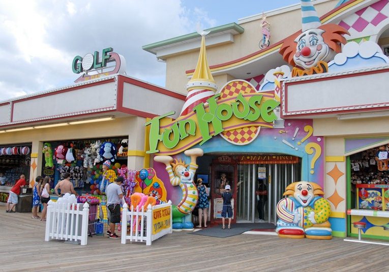 A picture of the front of Jenkinson's Boardwalk Funhouse.