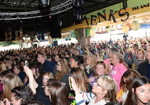 A large crowd of people at Jenk's club in Point Pleasant Beach, NJ.